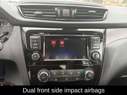 Used 2021 Nissan Rogue Sport S image 17