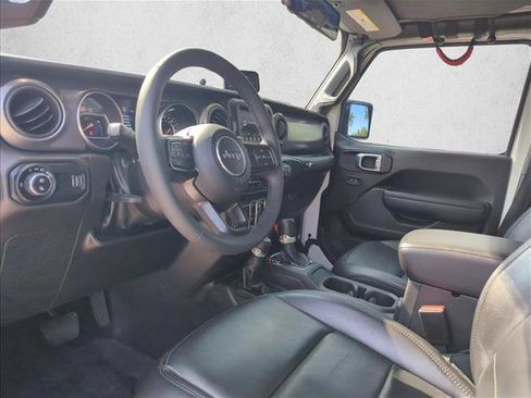 Used 2023 Jeep Gladiator Sport AWD/4WD image 7