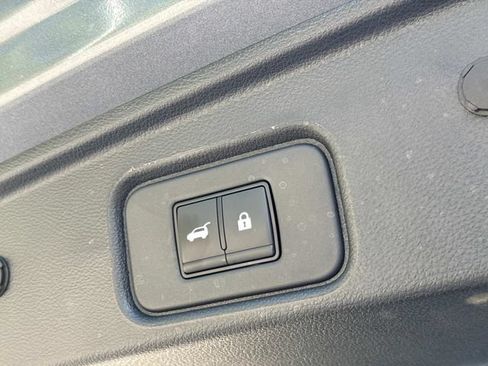 Used 2026 Nissan Pathfinder SV AWD/4WD image 17