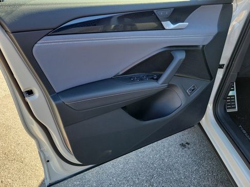 New 2026 Volkswagen Tiguan SE R-Line AWD/4WD image 32