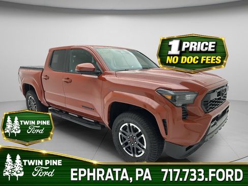 Used 2025 Toyota Tacoma TRD Sport w/ TRD Sport Premium Package AWD/4WD image 1
