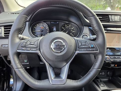 Used 2019 Nissan Rogue Sport SL FWD image 23
