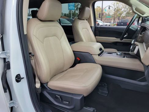 Used 2023 Ford Expedition Max Limited image 18