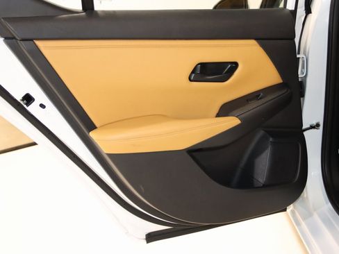 Used 2025 Nissan Sentra SV w/ SV Premium Package image 49