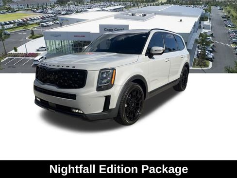 Used 2022 Kia Telluride SX w/ SX Prestige Package AWD/4WD image 3