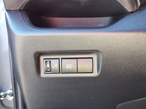 Used 2022 Toyota RAV4 LE w/ Carpet Mat Package (TMS) image 15