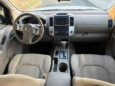 Used 2015 Nissan Frontier SV image 17