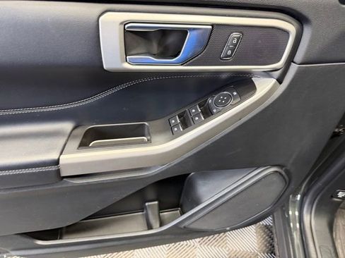 Used 2022 Ford Explorer XLT w/ Equipment Group 202A image 15