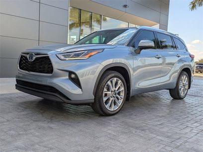 Used 2023 Toyota Highlander Limited