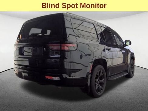 Used 2025 Jeep Wagoneer Series II AWD/4WD image 5