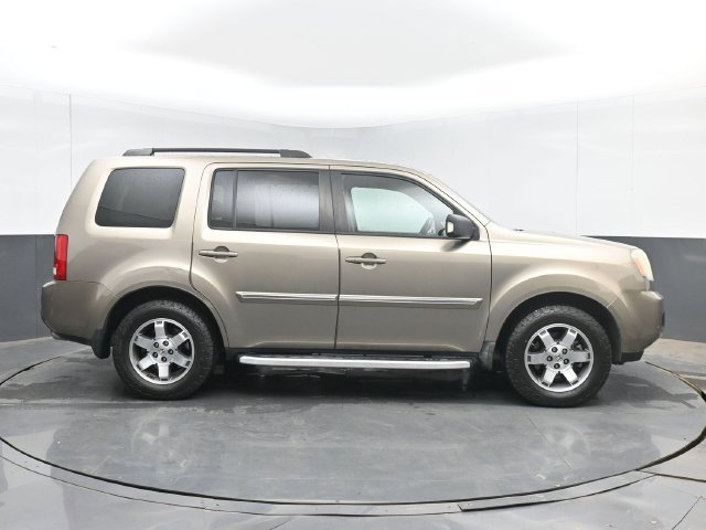 Used 2010 Honda Pilot Touring image 11