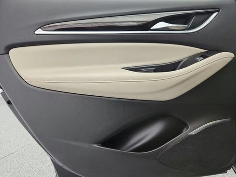 Used 2020 Buick Enclave Essence FWD image 25