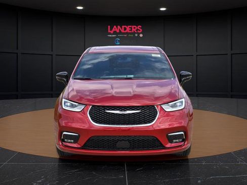 New 2026 Chrysler Pacifica Select image 4