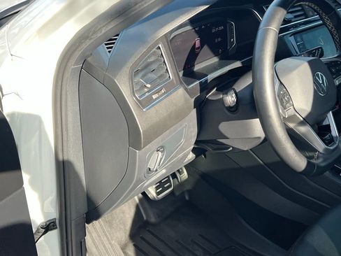 Used 2023 Volkswagen Tiguan SEL R-Line AWD/4WD image 12