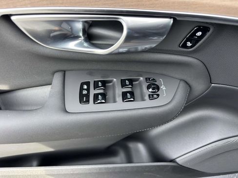 New 2026 Volvo XC90 B6 Plus w/ Protection Package Premier image 14
