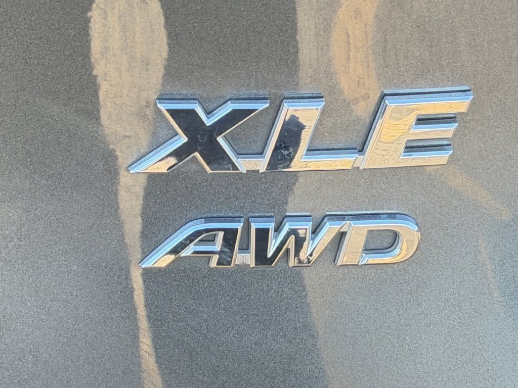 Used 2020 Toyota RAV4 XLE Premium AWD/4WD image 33