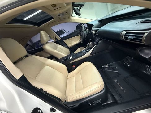 Used 2014 Lexus IS 350 w/ Navigation Package RWD image 22