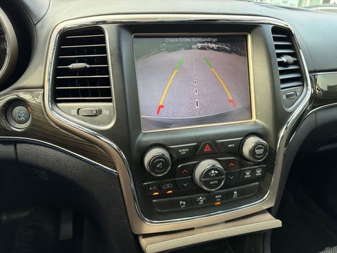 Used 2014 Jeep Grand Cherokee Overland w/ Advanced Technology Group AWD/4WD image 8