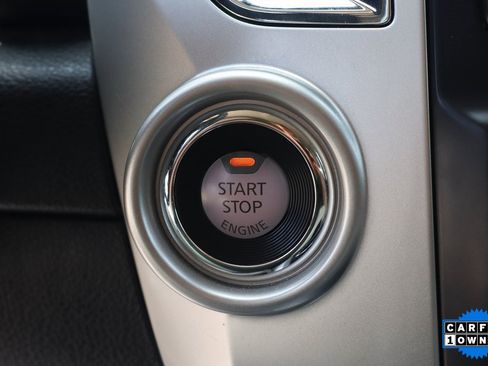 Used 2020 Nissan Titan SV w/ SV Convenience Package image 34