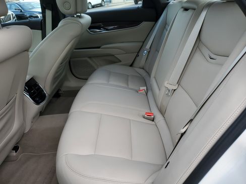 Used 2014 Cadillac XTS Luxury w/ Driver Awareness Package image 9