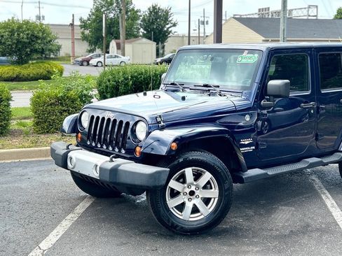 Used 2013 Jeep Wrangler Unlimited Sahara w/ Max Tow Pkg AWD/4WD image 3