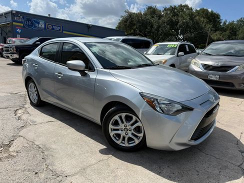 Used 2017 Toyota Yaris iA FWD image 1