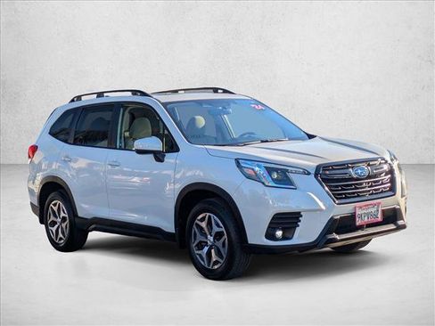 Used 2024 Subaru Forester Premium image 4