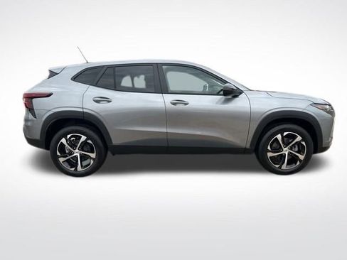 New 2026 Chevrolet Trax RS image 6