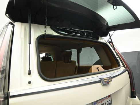 Used 2015 Cadillac Escalade ESV Platinum image 24