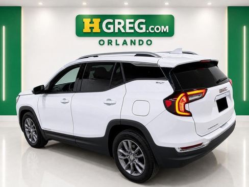 Used 2023 GMC Terrain SLT w/ Tech Package FWD image 2