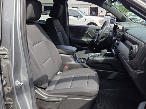 Used 2025 Chevrolet Colorado W/T RWD image 17