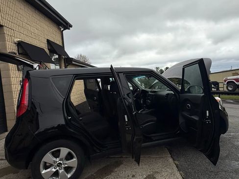 Used 2018 Kia Soul image 18