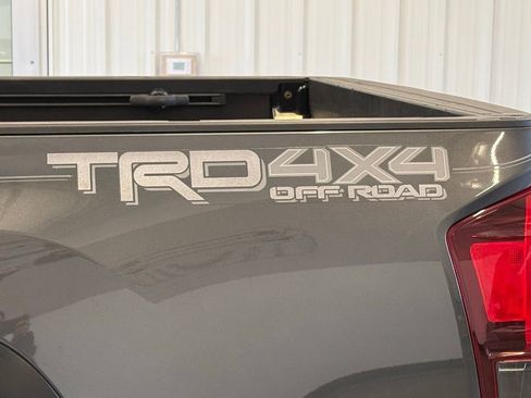 Used 2019 Toyota Tacoma TRD Off-Road image 12