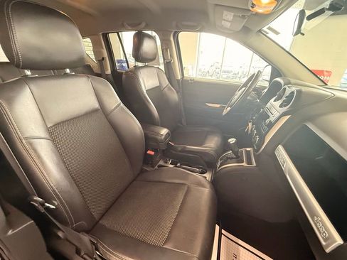Used 2015 Jeep Compass Latitude image 13