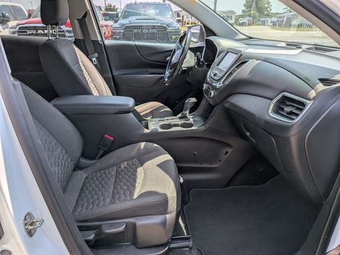 Used 2018 Chevrolet Equinox LT FWD image 20