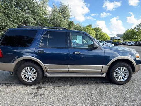 Used 2013 Ford Expedition XLT RWD image 4