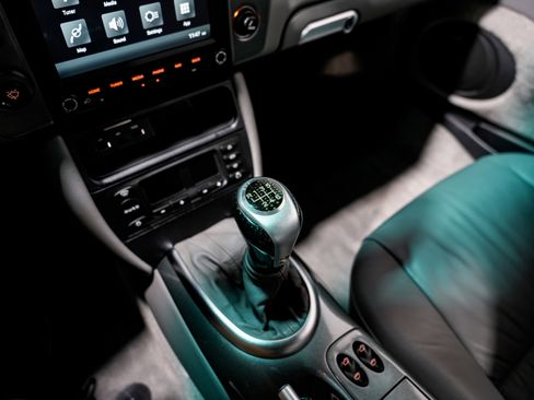 Used 2003 Porsche 911 Carrera 4S AWD/4WD image 15