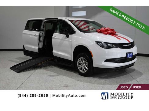 Used 2024 Chrysler Voyager LX FWD image 1