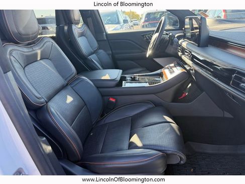 New 2025 Lincoln Aviator Black Label image 18