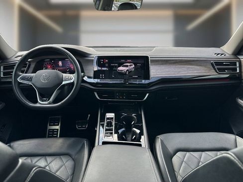 Used 2024 Volkswagen Atlas SEL Premium R-Line image 10