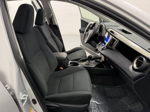 Used 2014 Toyota RAV4 XLE image 14