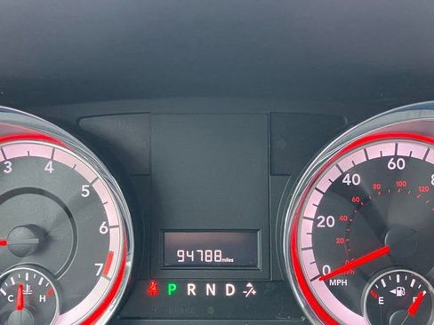 Used 2020 Dodge Grand Caravan SE image 6