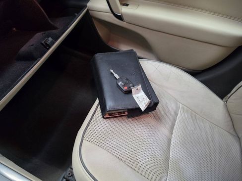 Used 2010 Lincoln MKZ FWD image 24