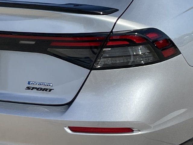 Used 2025 Honda Accord Sport image 6