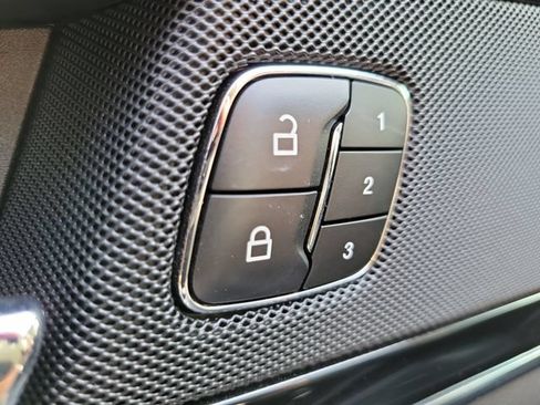 Used 2023 Lincoln Nautilus Reserve AWD/4WD image 11