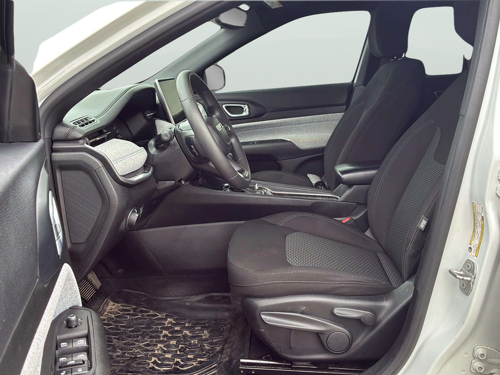 Used 2023 Jeep Compass Sport AWD/4WD image 35