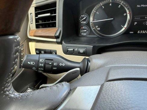 Used 2019 Lexus LX 570 4WD w/ Luxury Package image 17