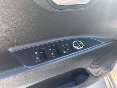 Used 2023 Kia Rio LX image 3