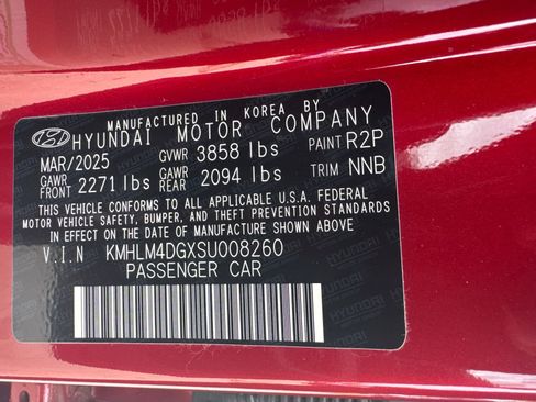 Certified 2025 Hyundai Elantra Sport FWD image 32