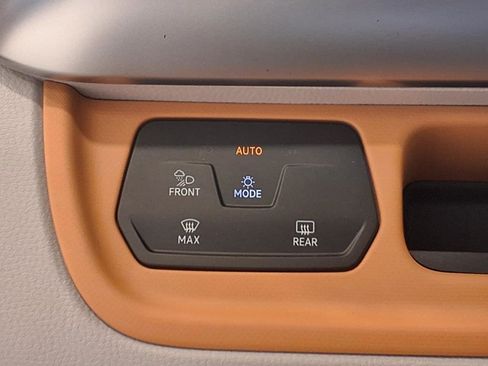 New 2025 Volkswagen ID. Buzz 1st Edition image 15